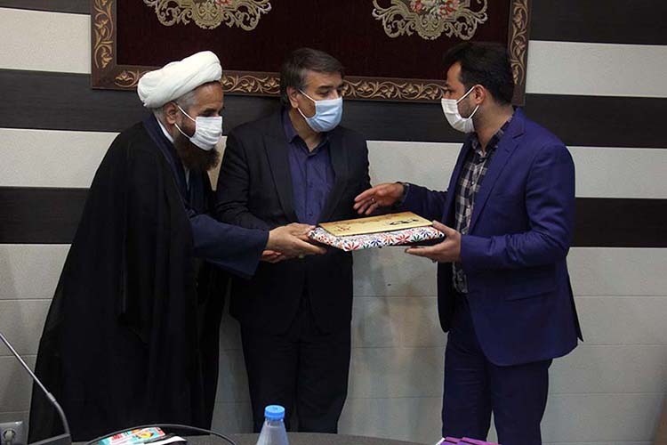 ایثارگران شاغل در اداره&zwnj;کل ورزش و جوانان یزد تجلیل شدند