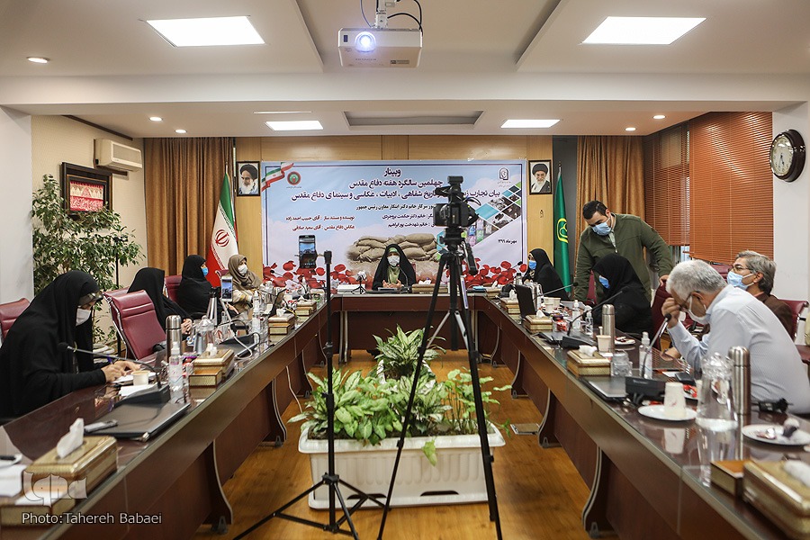تشدید شکاف بین نسلی با فیک‌نیوزهایی که انقلاب و جنگ را تحریف می‌کنند
