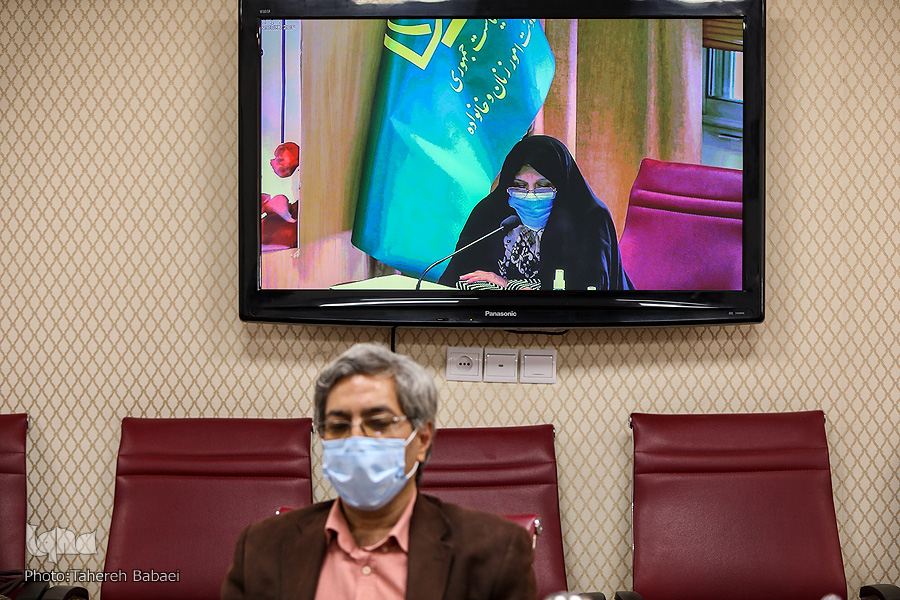 تشدید شکاف بین نسلی با فیک‌نیوزهایی که انقلاب و جنگ را تحریف می‌کنند