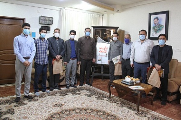 معاون راهبری استانها حوزه هنری کشور در خوزستان:ترویج فرهنگ ایثار و شهادت با تولیدات هنری میسر میشود معاون راهبری استانها حوزه هنری کشور در خوزستان:ترویج فرهنگ ایثار و شهادت با تولیدات هنری میسر میشود