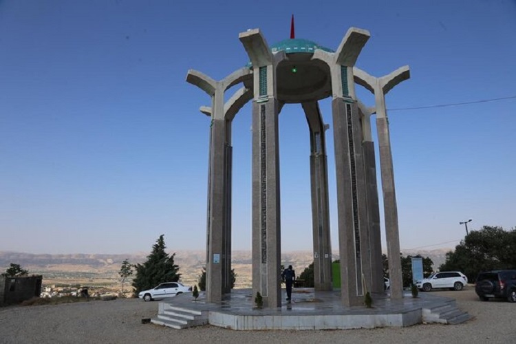 بهره برداری از فاز نخست یادمان شهدای گمنام یاسوج در هفته بسیج بهره برداری از فاز نخست یادمان شهدای گمنام یاسوج در هفته بسیج