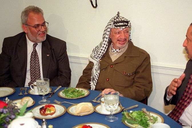 صائب عریقات؛ از دانشگاه سانفرانسیسکو تا شهرت با چپیه فلسطینی