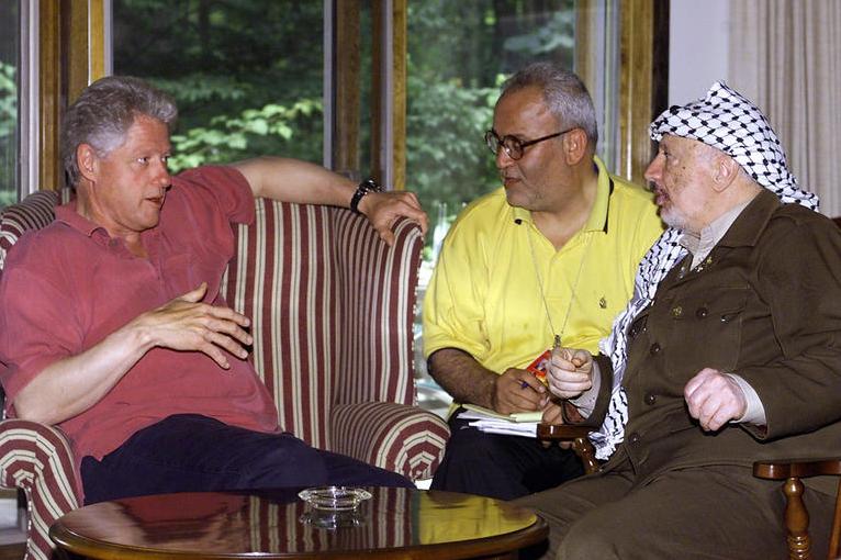 صائب عریقات؛ از دانشگاه سانفرانسیسکو تا شهرت با چپیه فلسطینی