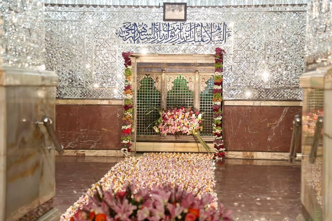 تصاویری جدید از گل‌آرایی حرم حضرت عبدالعظیم(ع)
