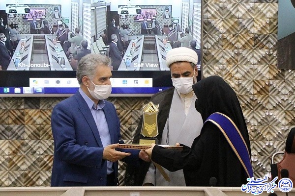 تجلیل از 3 برگزیده علمی خراسان&zwnj;جنوبی در همایش ملی دانش&zwnj;آموزی بنیاد البرز