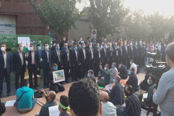 رونمایی از جدیدترین اثر گروه تواشیح محمد رسول الله مقابل سفارت فرانسه +  صوت و عکس