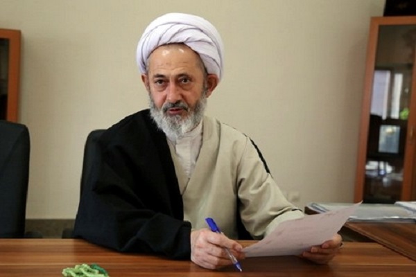 خسارت وارد کردن به دیگران مطلقاً حرام و موجب ضمان و مسئولیت است