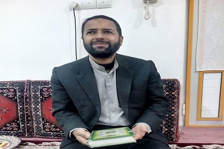شروع به حفظ آیات قرآن با چشمان سر و اتمام با چشم دلگفت&zwnj;وگو با یک حافظ روشندل؛ در ابتدای شروع به حفظ قرآن بینایی داشتم/ یک نابینا مشکلی برای حفظ قرآن ندارد