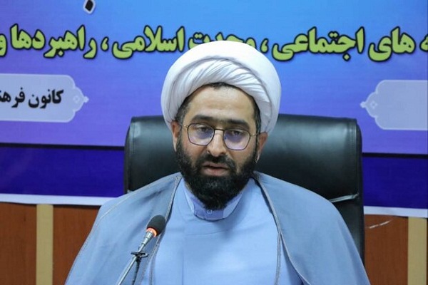 آینده جهان اسلام در گرو تبیین مکتب حاج قاسم است