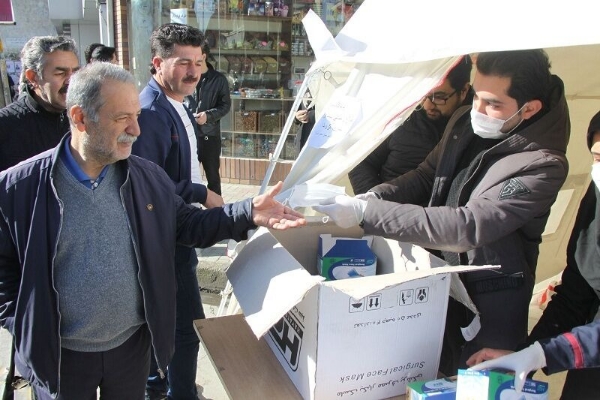 توزیع ماسک رایگان از محل درآمد موقوفات مهاباد