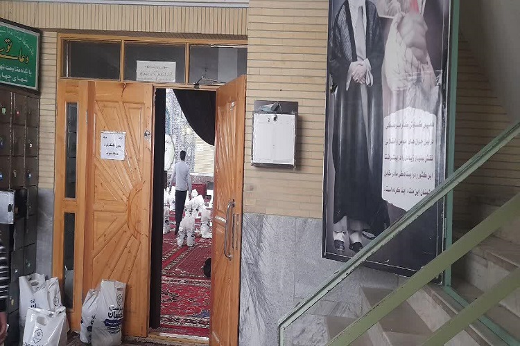 توزیع 170 بسته یلدایی در بین نیازمندان همدانی