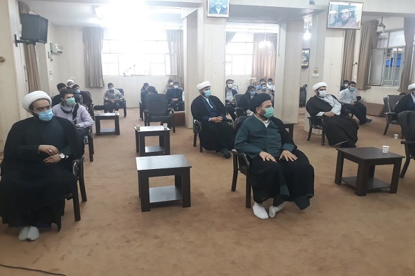 طلاب و مجریان طرح حفظ قرآن در حوزه با آیت&zwnj;الله جزایری دیدار کردند