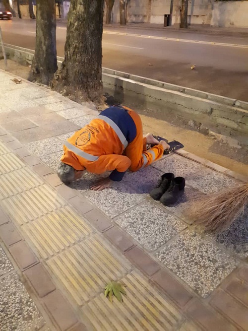 سجدهای مخلصانه و پاسخی عاشقانه / پاکبان شیرازی تجلیل شد سجدهای مخلصانه و پاسخی عاشقانه / پاکبان شیرازی تجلیل شد
