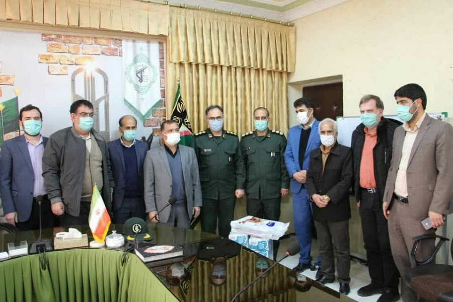اهداء ۱۰۰۰۰ ماسک رایگان در ملایر
