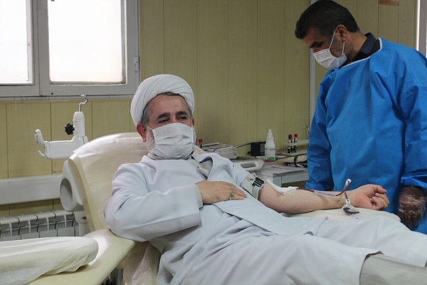 عکس |راه&zwnj;اندازی پویش &laquo;نذر خون&raquo; طلاب و روحانیون کردستان