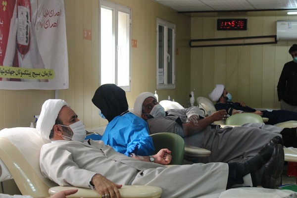 عکس |راه&zwnj;اندازی پویش &laquo;نذر خون&raquo; طلاب و روحانیون کردستان
