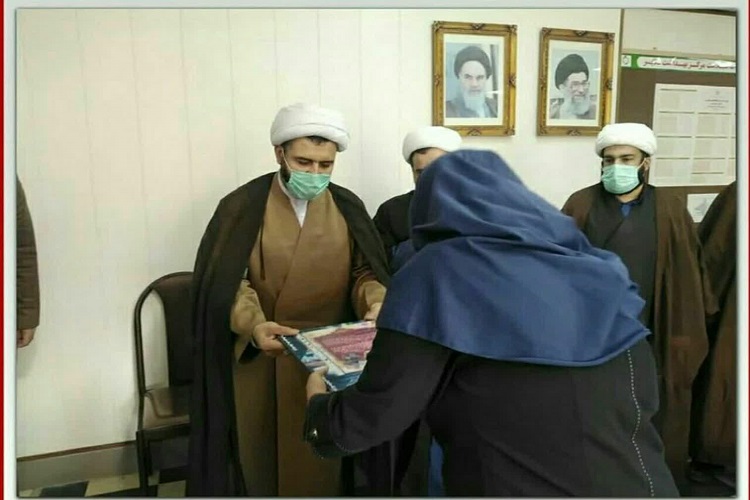 تقدیر قرارگاه «حاج قاسم سلیمانی» و «مبلغان سلامت» از کادر درمانی ملایر تقدیر قرارگاه «حاج قاسم سلیمانی» و «مبلغان سلامت» از کادر درمانی ملایر