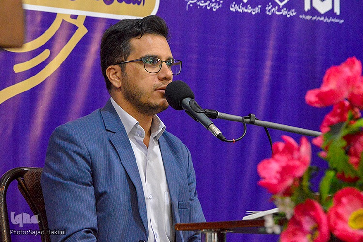 تلاوت عیدانه علیرضا رضایی در حرم رضوی