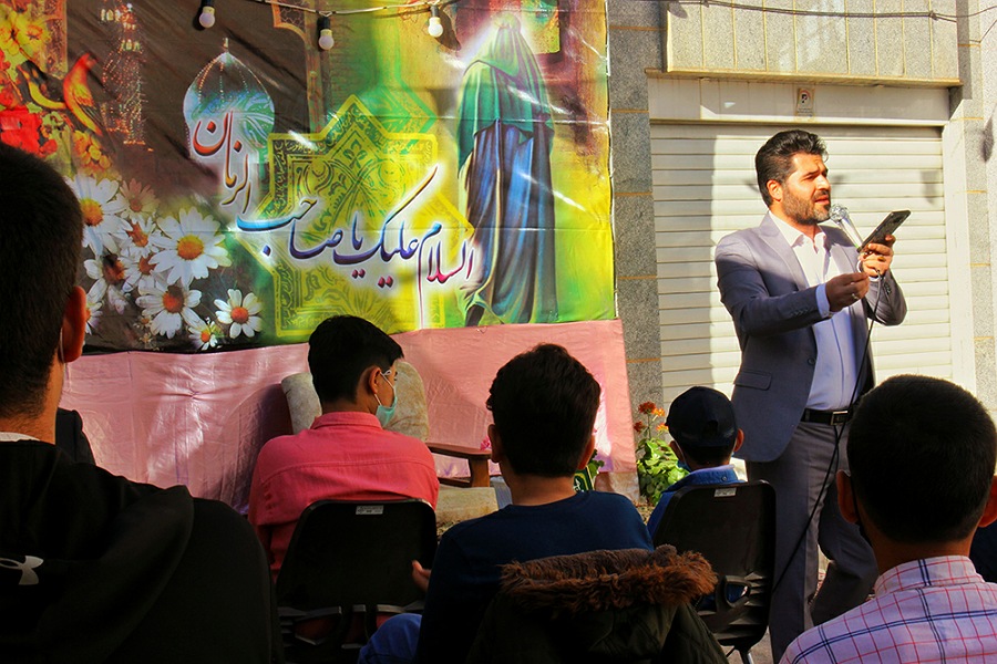 عکس | برگزاری جشن نیمه شعبان در کوچه&zwnj;ای با ۸ شهید در همدان
