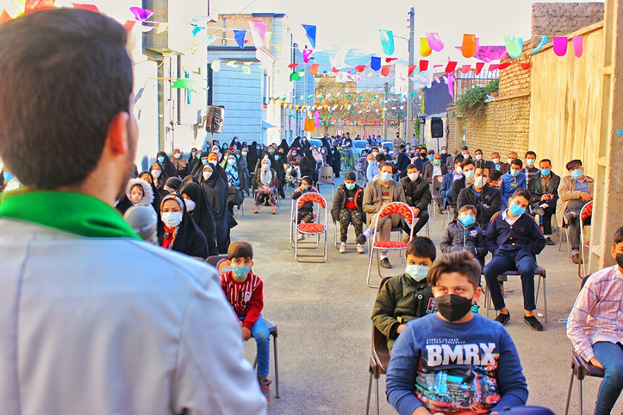 عکس | برگزاری جشن نیمه شعبان در کوچه&zwnj;ای با ۸ شهید در همدان