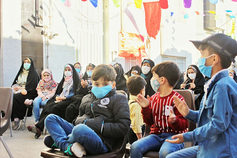 عکس | برگزاری جشن نیمه شعبان در کوچه&zwnj;ای با ۸ شهید در همدان