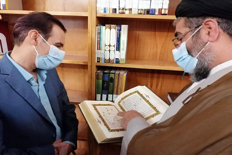 مدیرکل صداوسیمای یزد از کتابخانه تحصصی قرآن بازدید کرد