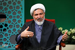 بهجتپور: عفاف و حجاب دو مسئله مجزا هستند / داودی: میان عفت و حجاب رابطه وجود دارد بهجتپور: عفاف و حجاب دو مسئله جدا هستند/ داودی: میان عفت و حجاب رابطه وجود دارد