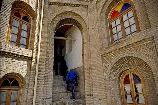 استفاده از معماری اسلامی در تولیدات نمایشی الگوسازی شود