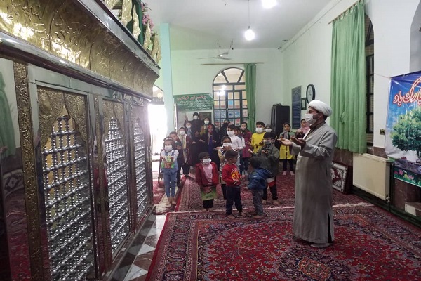 «آرامش بهاری» موجب تبدیل بقاع متبرکه به قطب فرهنگی میشود + عکس «آرامش بهاری» موجب تبدیل بقاع متبرکه به قطب فرهنگی میشود + عکس
