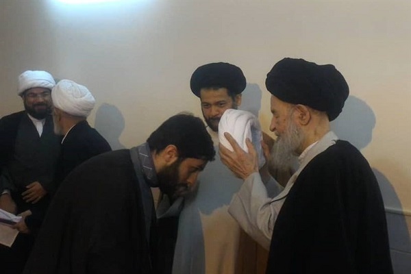 مراسم عمامه&zwnj;گذاری طلاب همزمان با میلاد امام زمان(عج) توسط آیت&zwnj;الله العظمی علوی گرگانی برگزار شد