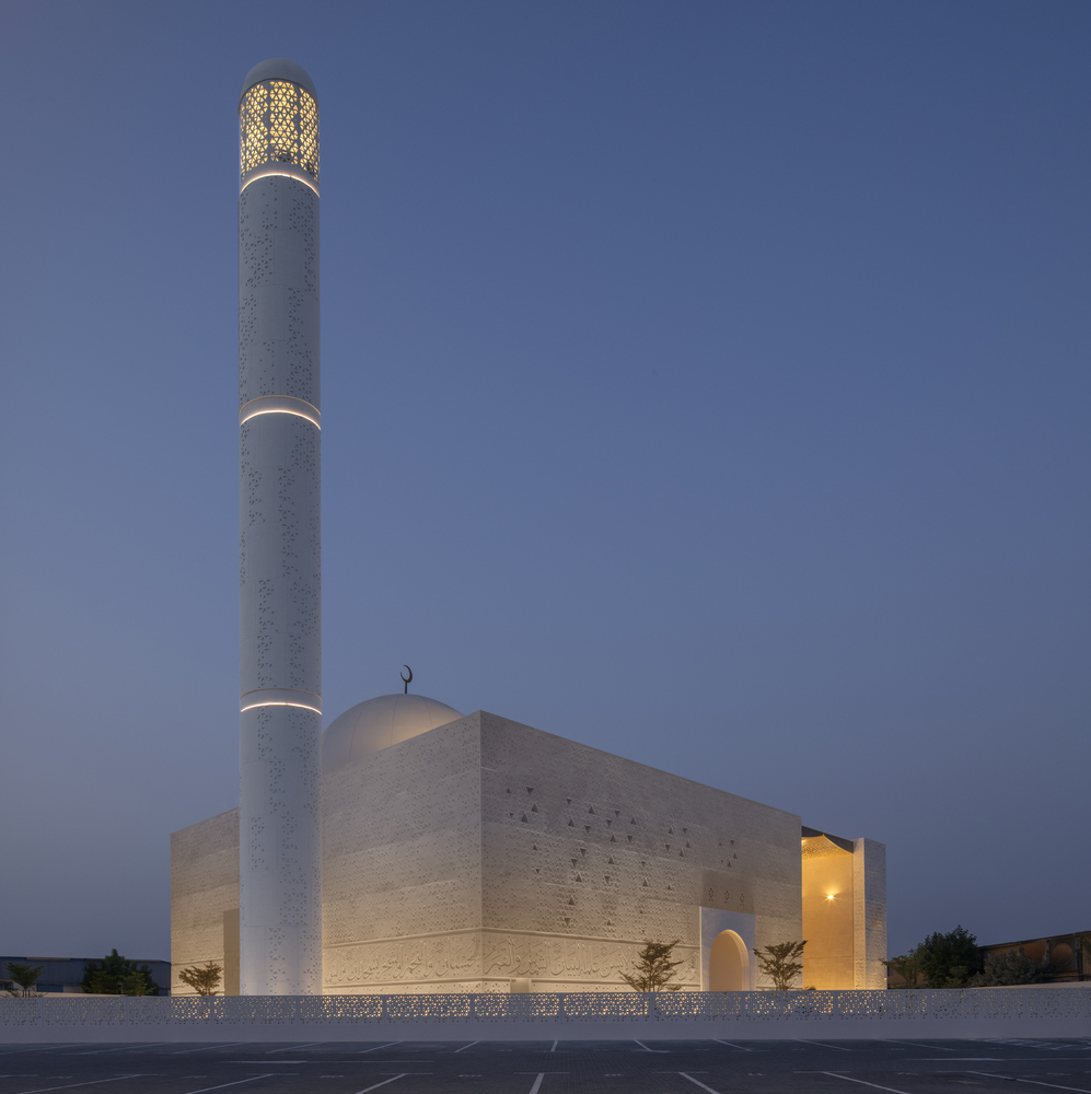 مسجد قرقاش؛ نمونه‌ای از معماری مدرن در قلب دبی