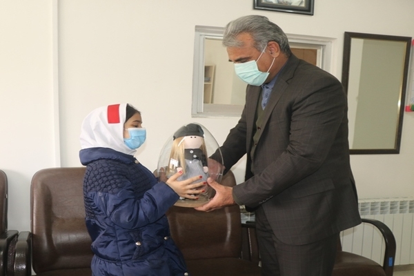 داشتن عروسک؛ تنها خواسته دانش&zwnj;آموز لرستانی از رئیس&zwnj;جمهور