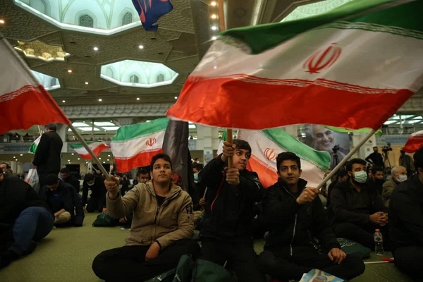 اجتماع بزرگ آحاد مردم تهران در فراق حاج قاسم دقایقی قبل آغاز شد