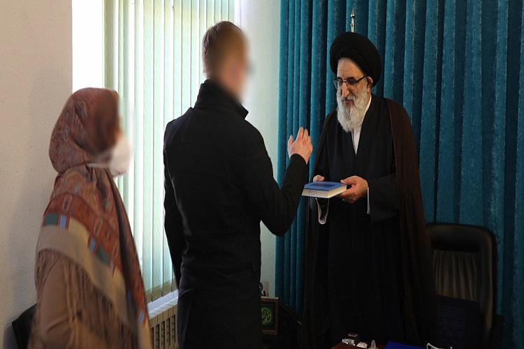 تشرف یک مسیحی آلمانی به دین مبین اسلام در کرج