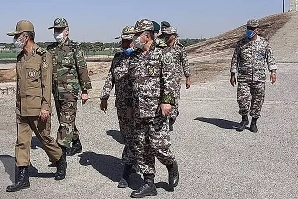 بازدید سرزده فرمانده کل ارتش از کنارک