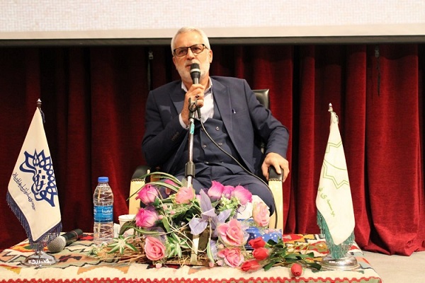 خسروی رزمنده دفاع مقدس در نشست نسل ماندگار