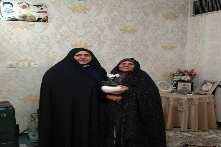 دیدار با خانواده شهدا دیدار با خانواده شهدا