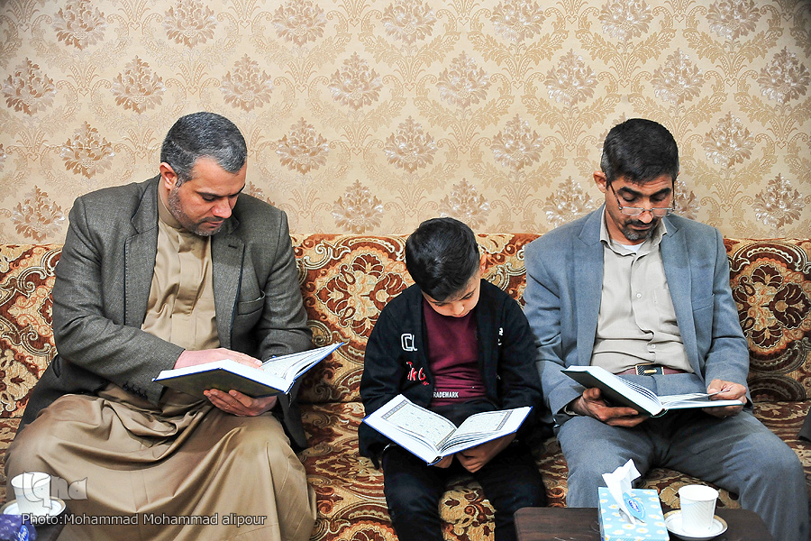 هر جا قرآن زنده شود، عاطفه و صداقت هم هست / آثار تلاوت قرآن کریم در منزل