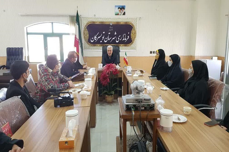 نشست خبری فرماندار تویسرکان با خبرنگاران