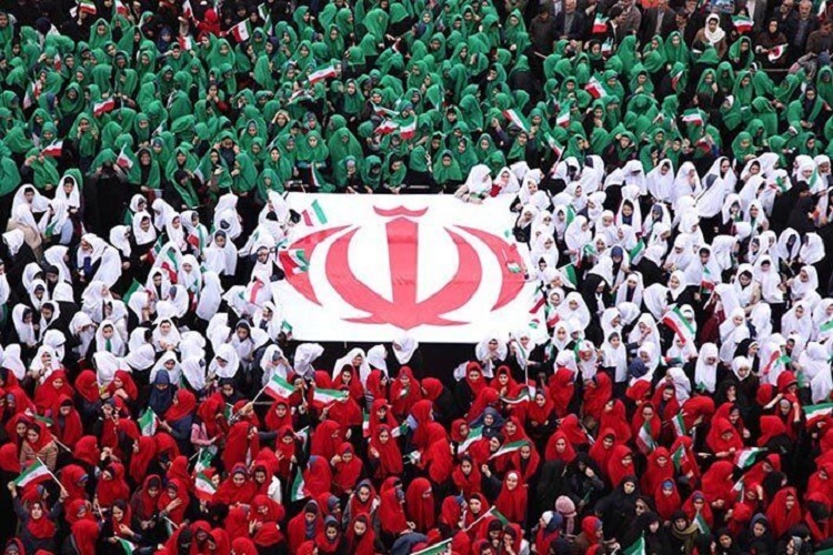 سرود 1357 دانش آموز خراسان شمالی به مناسبت سالگرد پیروزی انقلاب اسلامی