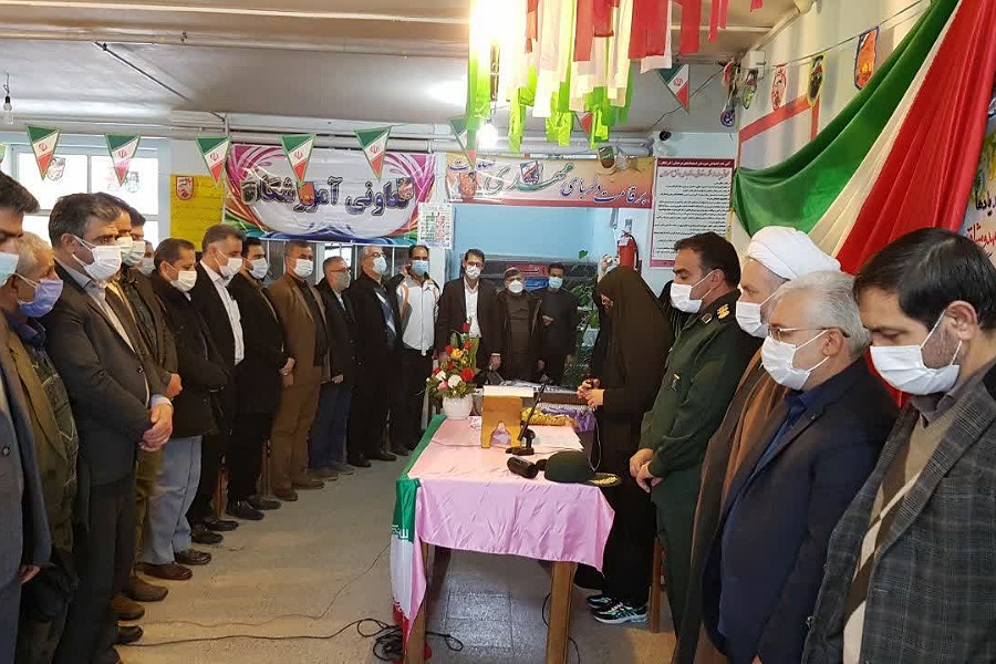 نواخته شدن زنگ انقلاب در مدارس تویسرکان