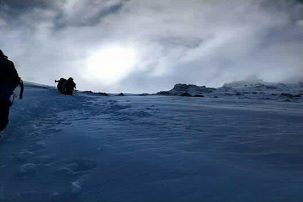 نجات 4 کوهنورد نهاوندی گرفتار در برف و کولاک