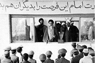 ویدئوکست | دیدار امام خمینی(ره) با همافران ارتش