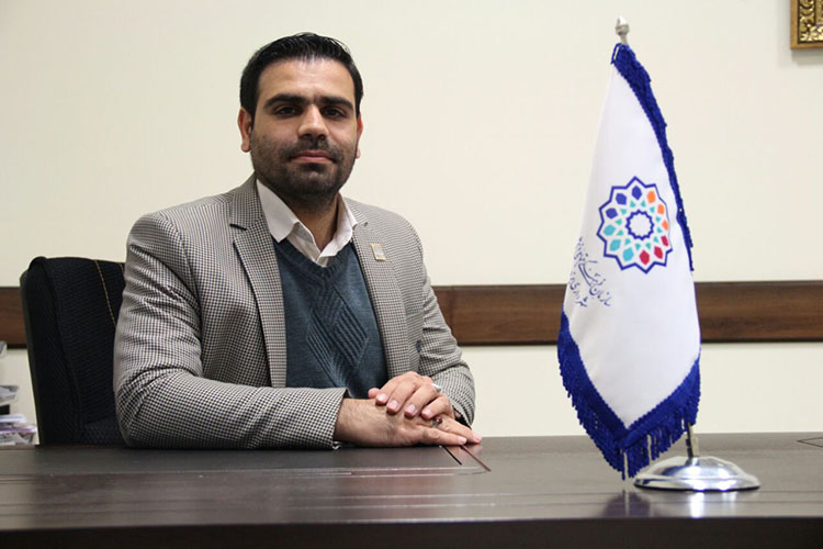 احمد عظیمی&zwnj;فر، مدیر اداره فرهنگی سازمان فرهنگی، اجتماعی و ورزشی شهرداری یزد