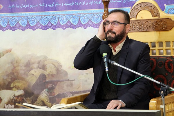 یازرلو قاری قرآن در کرسی تلاوت