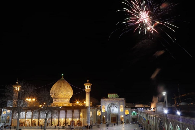 نورافشانی حرم شاهچراغ، شب 22 بهمن