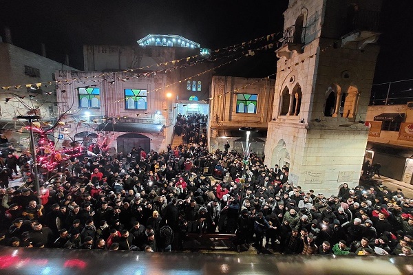 حضور هزاران نمازگزار فلسطینی در مسجدالاقصی و مسجد النصر در رویداد «فجر عظیم»