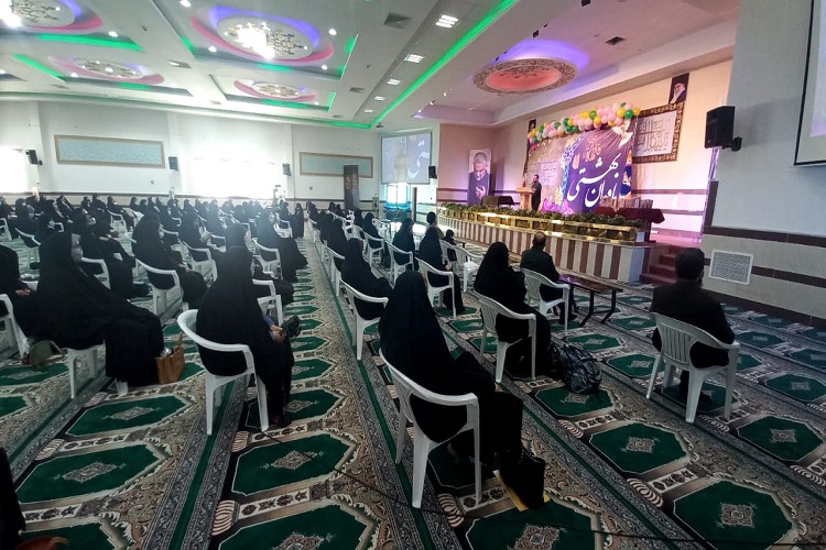 جشن مادارن بهشتی خانواده سپاهیان استان سمنان سبک زندگی فاطمی در خانواده معنوی تجلی پیدا میکند