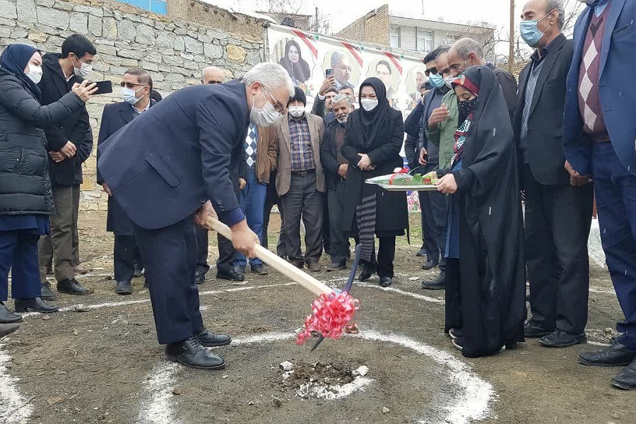 کلنگ&zwnj;&zwnj;زنی کتابخانه عمومی روستای اشترمل تویسرکان