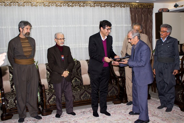 تجلیل از هنرمندان کردستانی تجلیل از هنرمندان کردستانی